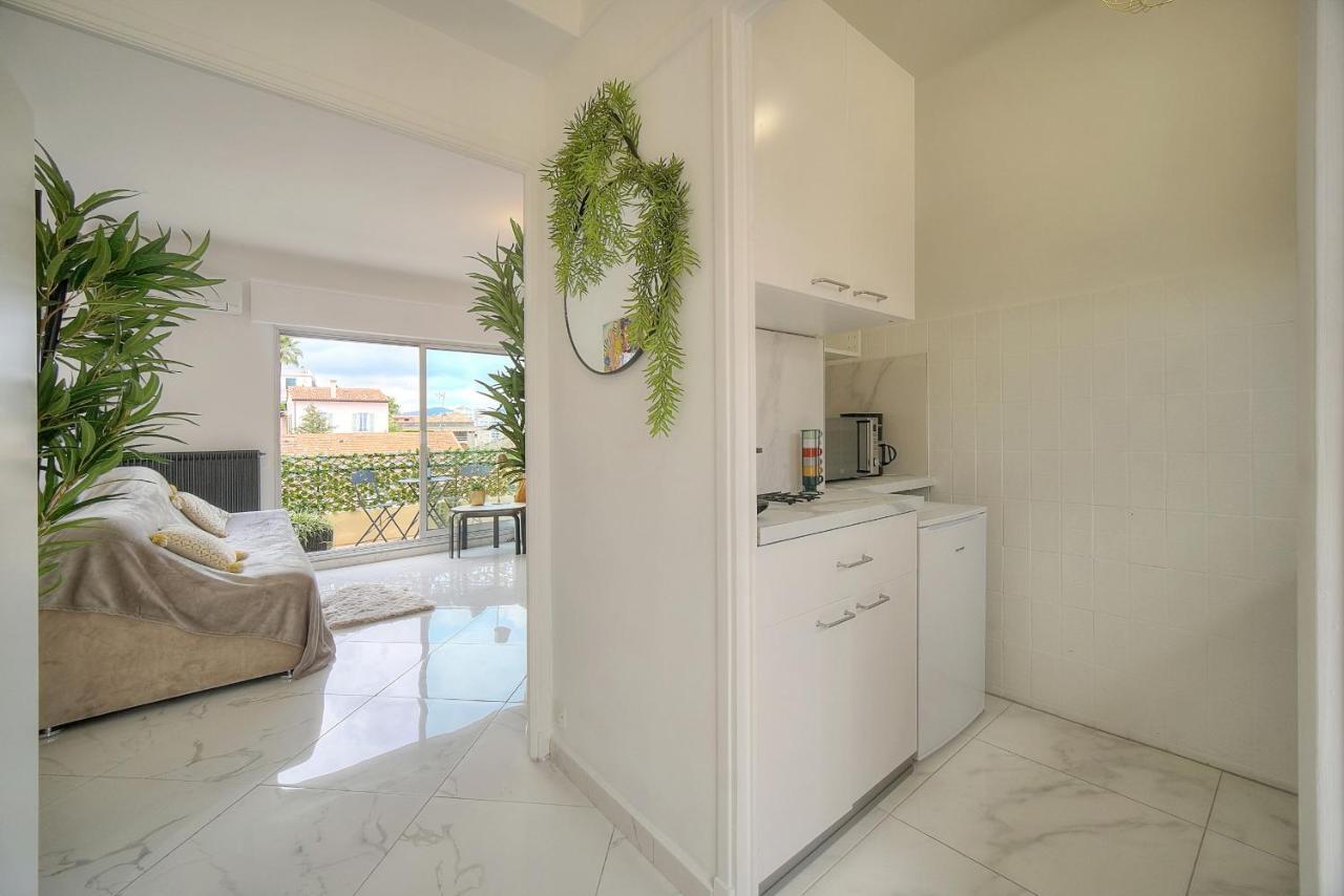 Studio Lumineux 200 M Des Plages A0B192 Cannes Exterior photo